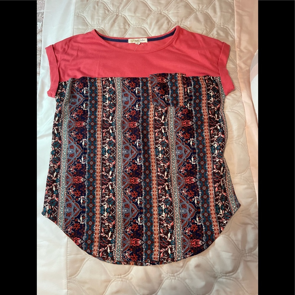 Rewind (Kohl’s Brand) short sleeve pattern blouse